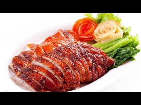 SERIES Ở NHÀ ĂN CẢ THẾ GIỚI - Ăn vịt quay sốt nước tương bánh mì ngon tuyệt