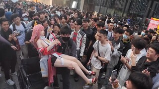 【社死挑战】我居然真的把等身手办带到了漫展？