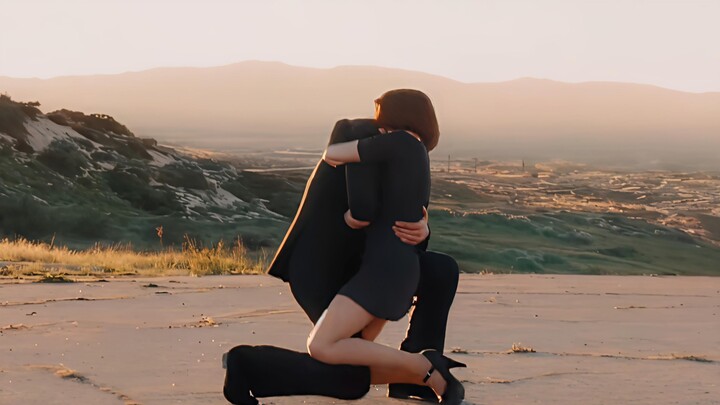 There’s nothing more beautiful than two people running toward each other!