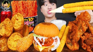 ASMR MUKBANG 직접 만든 햄버거 치즈스틱 불닭볶음면 핫도그 먹방 & 레시피 FIRE NOODLES AND BURGER EATING SOUND!