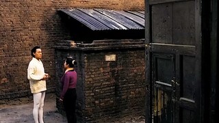 This Chinese film, which blatantly crosses the moral底线, lays bare human desires with shocking realis