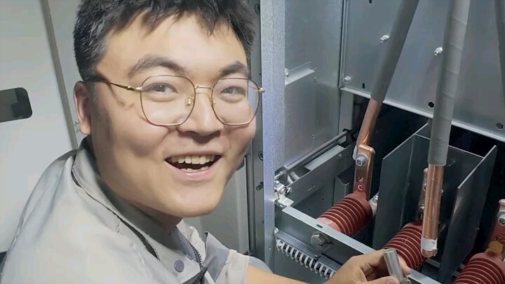 Is the electrician trade really worth it? Now that’s what you call professionalism.