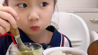 她好乖呀