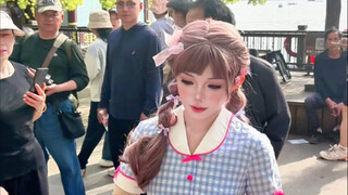 西湖机器人被围观（强对话版）