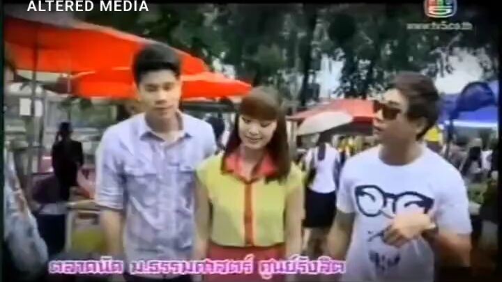 2012-09-18 ตลาด 5 มาแล้ว @ ม.ธรรมศาสตร์ รังสิต  น้องเนย ภัสวรรณ