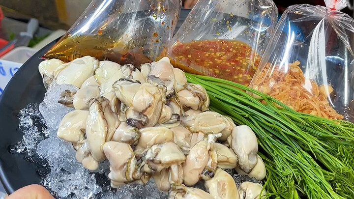 泰国美食：仪式感满满点泰式生蚝吃法鲜嫩爽滑好像牛奶果冻