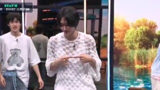 RIIZE朴元彬Shy dance挑战（MOVE）.后面的成员你们要笑死谁哈哈
