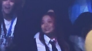 [Liang Jingyin] When I wore hallucination clothes on the big screen at the concert...