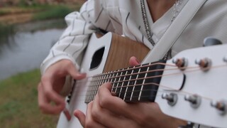 Biển hoa vẫn là biển hoa, người đi một hướng riêng.