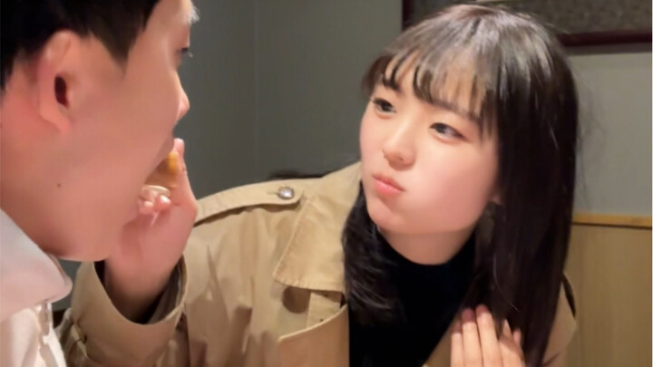 Taking a Japanese girl to try Chinese food—turns out she can really eat!