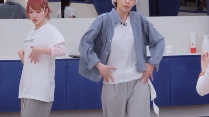 ท่าเต้นดีไม่เกี่ยวกับเพลง! ขอโทษคุณครูPets ด้วยนะ! แต่มันน่ารักมากเลยอะ!