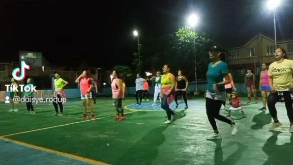 pretty neons color zumba ladies