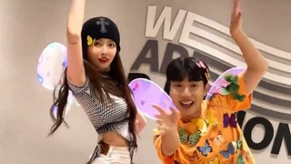 HyunA’s hug! Where did the butterfly fairy descend to earth? Collaborating with Hyuna again to dance