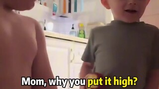 妈妈洗澡时的不速之客