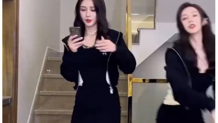Male test: How many hearts appear in the video?