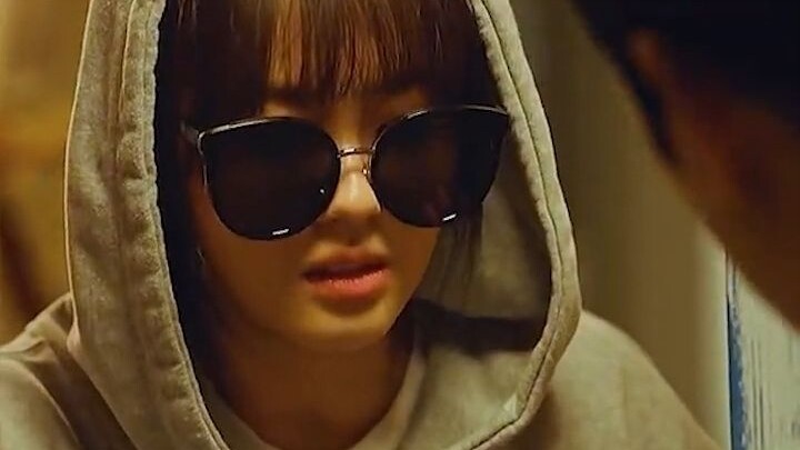 The female lead has a pair of eyes that can see the moment of death (Part 2)