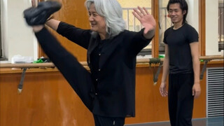 老师说他能做的动作不叫动作