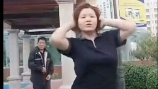 เพลงคลาสสิกของครูกัวเรื่อง "หลังคาไฟไหม้" หายไปจากวังมานานแล้ว~