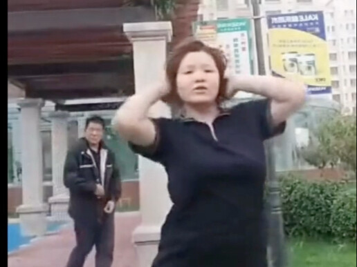 เพลงคลาสสิกของครูกัวเรื่อง "หลังคาไฟไหม้" หายไปจากวังมานานแล้ว~