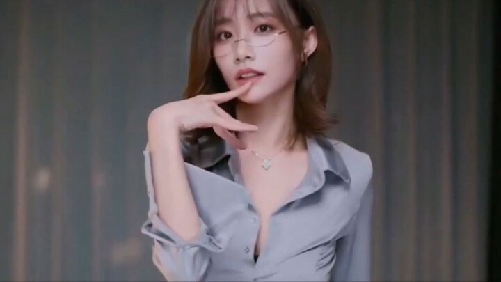 Hà Bắc Thái Hoa Lễ trưởng thành với công nghệ đổi mặt AI