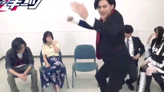 玩大钢炮玩的