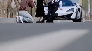 &{เต็มเรื่อง}ถูกแฟนนอกใจ เขาได้ระบบอยู่กับสามสาว จูบก็ได้รางวัล