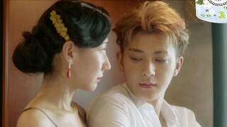 Huang Zitao: Bạn (ngực) đã bóp chết tôi, làm sao bạn có thể hành động cường điệu hơn tôi, haha. Đoạn