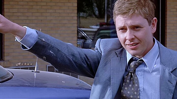 The stupid guy mistakenly thought he had killed his boss and staged a dramatic escape!