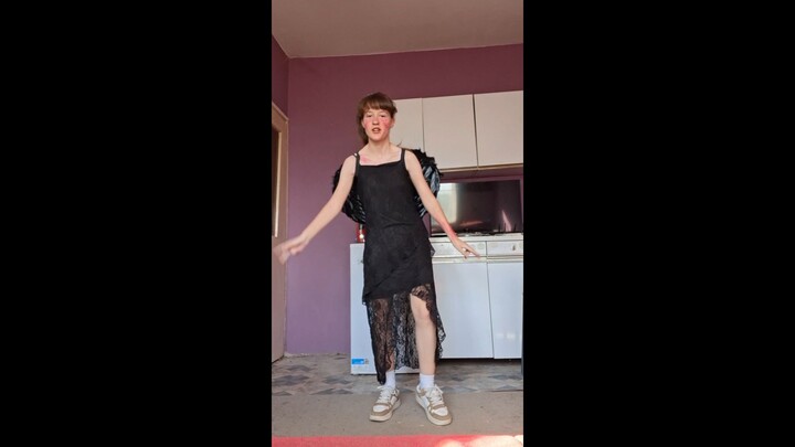 Fiona Slunjski 'The Pirate Ship (Rape me, Clyde)' dance practice (2nd version)
