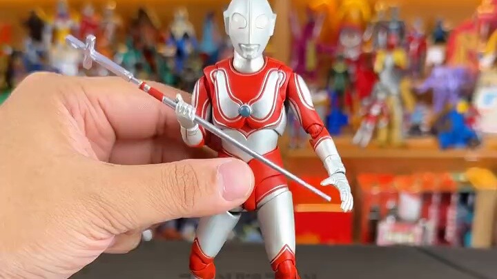 แจ็คอุลตร้าแมน SHF นี้อาจเป็นอุลตร้าแมนตัวเดียวที่มีอุปกรณ์เสริมมากที่สุด