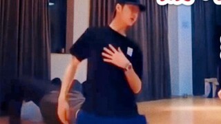 [UNIQ Wang Yibo] Ini adalah ruang latihan terbatas EOEO 2019 versi tiga orang dari Jin Shengzhu dan 