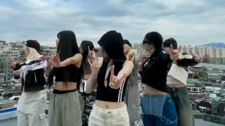 这个舞蹈雨琦之前透露了竟然这么多嘛哈哈哈哈哈还以为只有那个手势呢