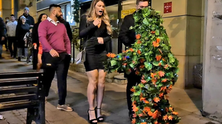 Bushman Prank- พวกเขาจะไม่มีวันลืมวันหยุดคริสต์มาส! สุดยอดเสียงกรีดร้องและหัวเราะ