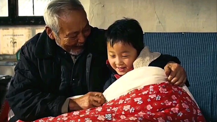 เด็กน้อยผู้อาภัพต้องพึ่งพาอาศัยกับคุณปู่เพียงสองคน ความแสนรู้ของเขาน่าสงสารจนใจเต้น