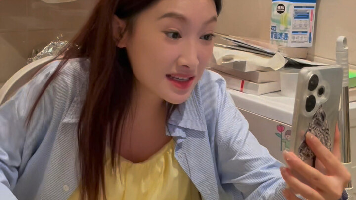 Con nhà người ta báo vui không báo buồn, còn tôi thì báo cả vui lẫn buồn, lại còn thêm mắm dặm muối 