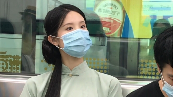 “Càng đọc nhiều sách, thời Dân Quốc càng bớt lãng mạn.”