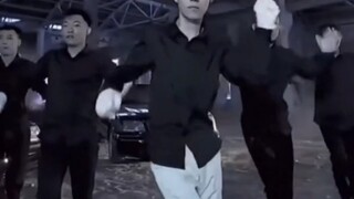 青海摇，但舞王僵尸