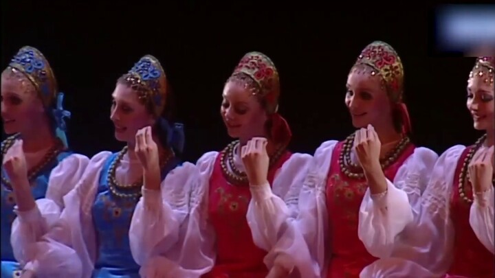 [Dance] Sliding on the ground, Russian folk dance "Spinner"