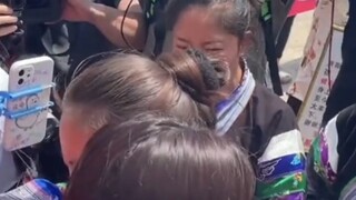 معاناة هذه العقود الطويلة لا تعرفها إلا هنّ أنفسهن #بحث_عن_الأهل #مؤثر #جين زهيليان #يانغ نيوهوا