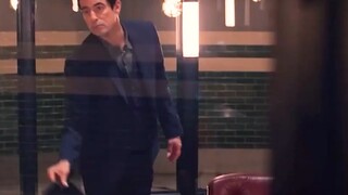 แวมไพร์ตื่นขึ้นมา แล้วพบว่ามนุษย์ได้เข้าสู่ยุคแห่งปืนใหญ่และอาวุธปืนไปเรียบร้อยแล้ว