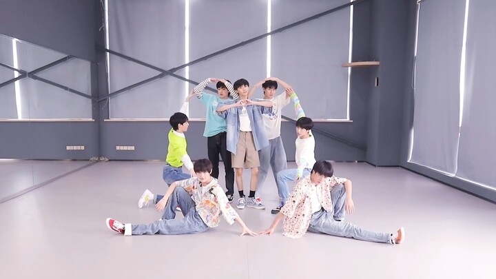 【Teens in Times】Practice Room Version of “Sister is So Beautiful” | 20.08.22
