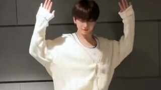 [Myung Jae Hyun] [Like That] I listened to Bogkai's new song, like that! It's so authentic!