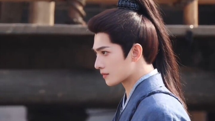 Aktor paling tampan saat mereka sendiri tidak merasa tampan, dan pesonanya justru semakin meningkat.