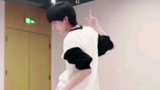 杨博文练习室翻跳《still with you》