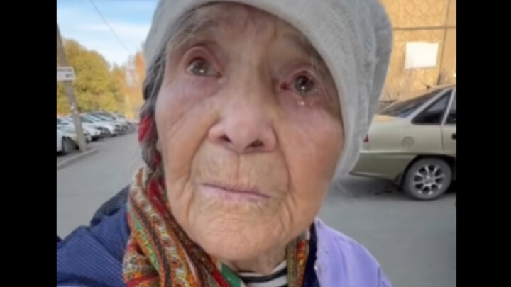 At least we can eat together with the cat. It’s all we’ve got. Thanks, guys!