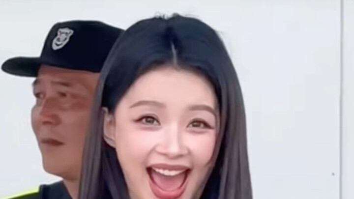 Sun Yi’s love and dislike are written all over her face #SunYi #SistersWhoMakeWave #ChengFeng2026