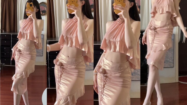 Benda ini mau memuji siapa, sih!!