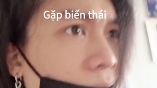 Mé lại gặp biến thái =))