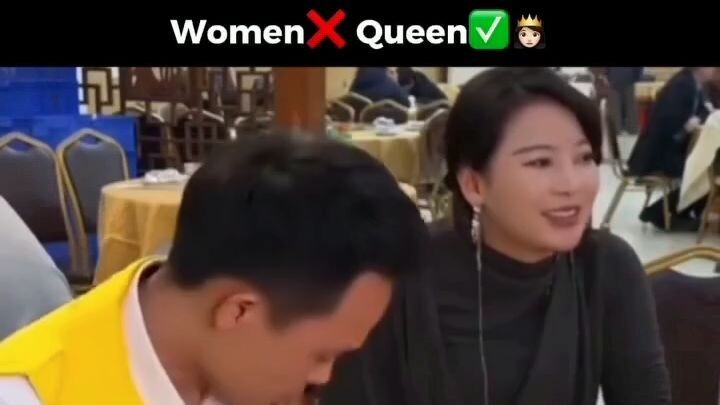 Women vs Queen 😱