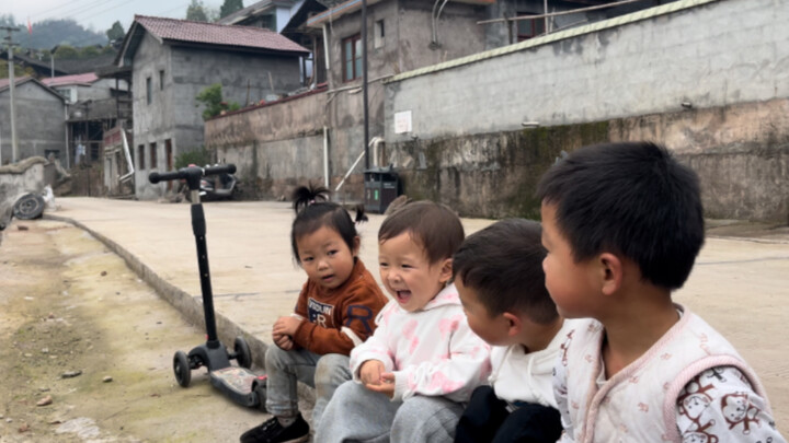 The Daily Lives of the Second-Generation Rich at Lianhuachi Lake